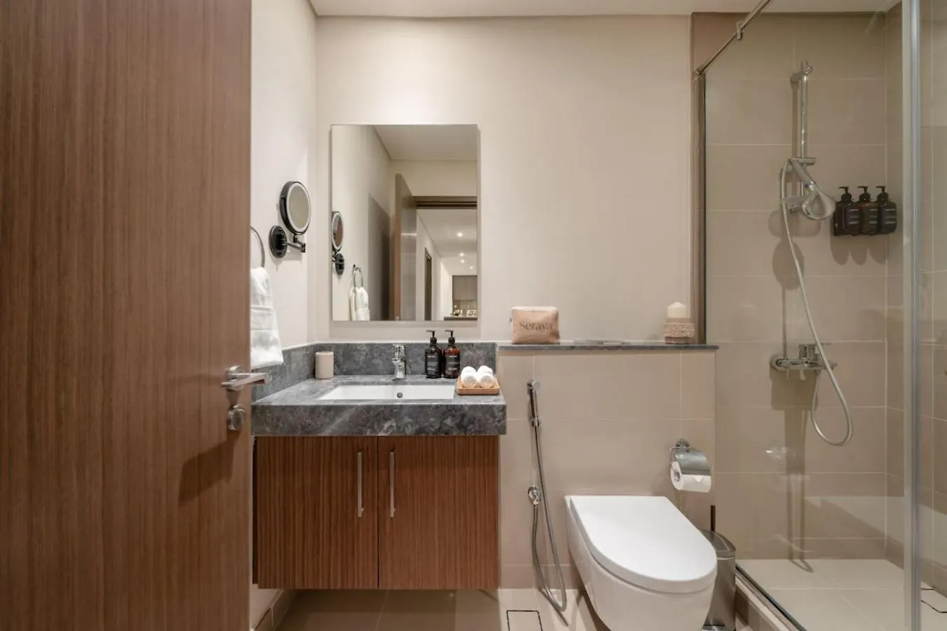 Seraya Residence 17 - 4Bdr - 2 Balconies With Marina Views Dubai Apartment