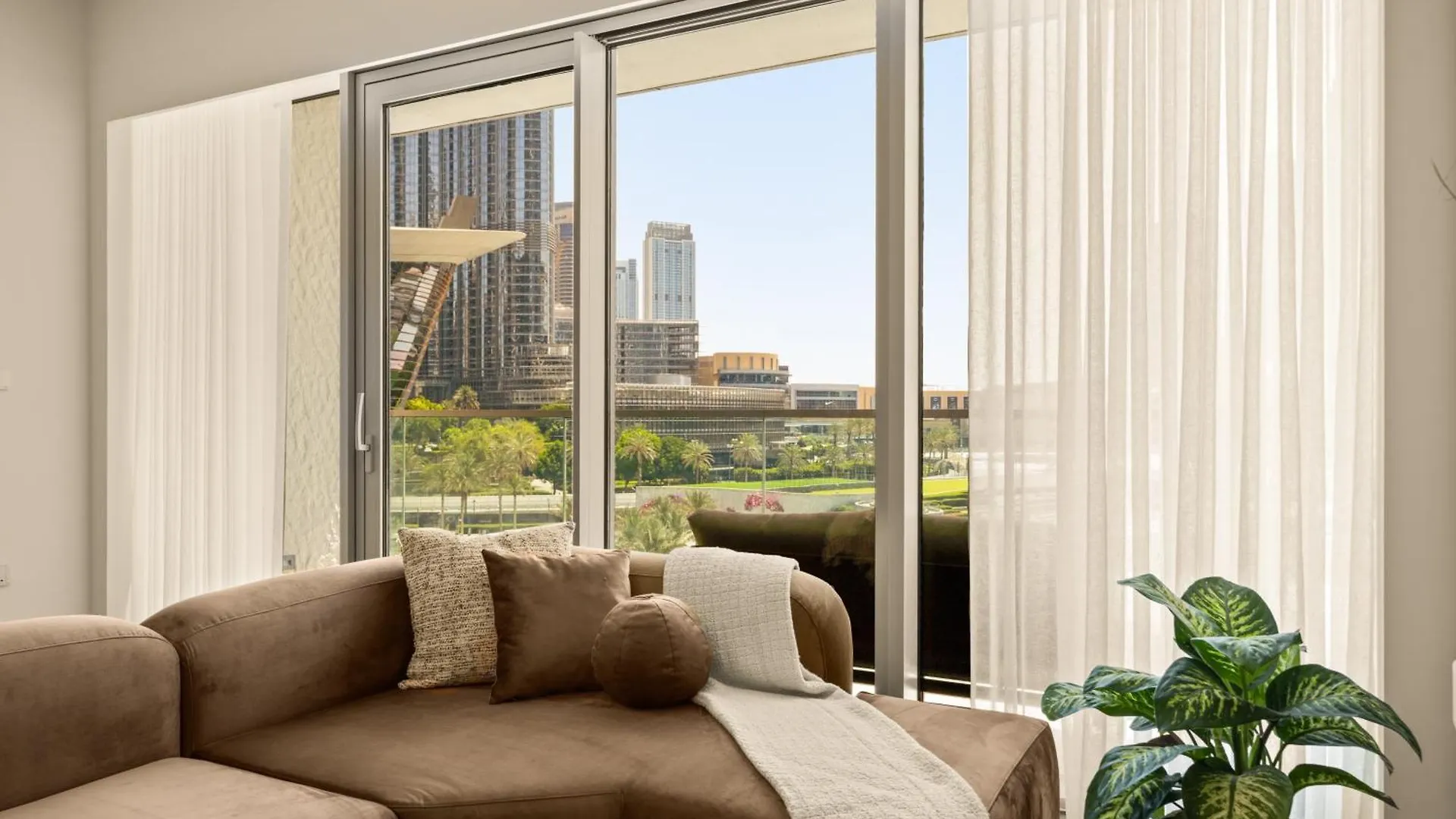 Apartment Seraya Residence 17 - 4Bdr - 2 Balconies With Marina Views Dubai
